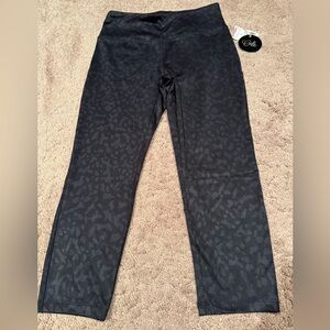 Cali Active Capri Leggings NWT